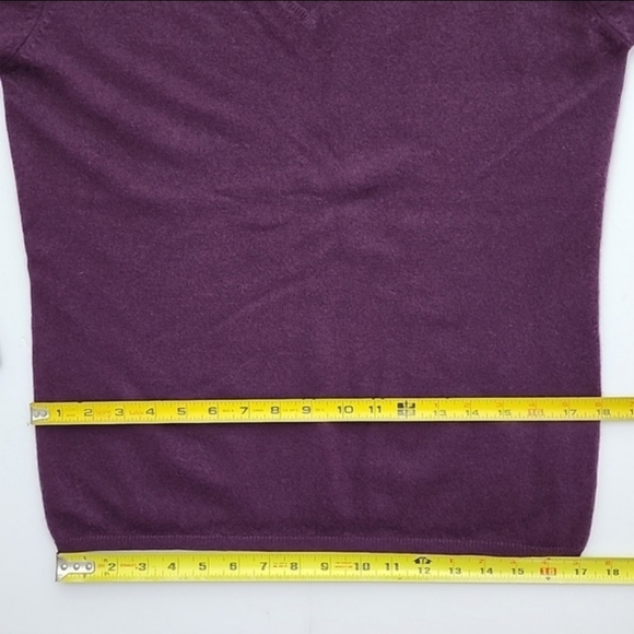 Kirkland Purple Cashmere V Neck Pullover Long Sleeves Top Sz Small/Medium - Picture 8 of 8